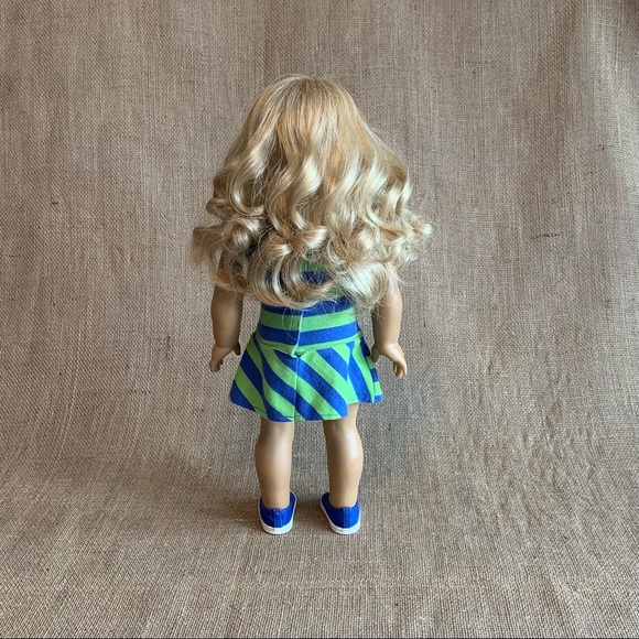 AMERICAN GIRL Doll GOTY 2010 Lanie in Meet Outfit - Picture 2 of 15